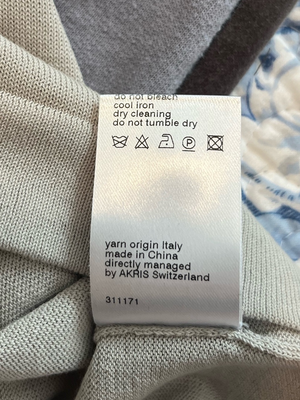 Akris Punto  100% Baumwolle-Cotton Sleeveless Crewneck Tank in Light Gray - Picture 7 of 7
